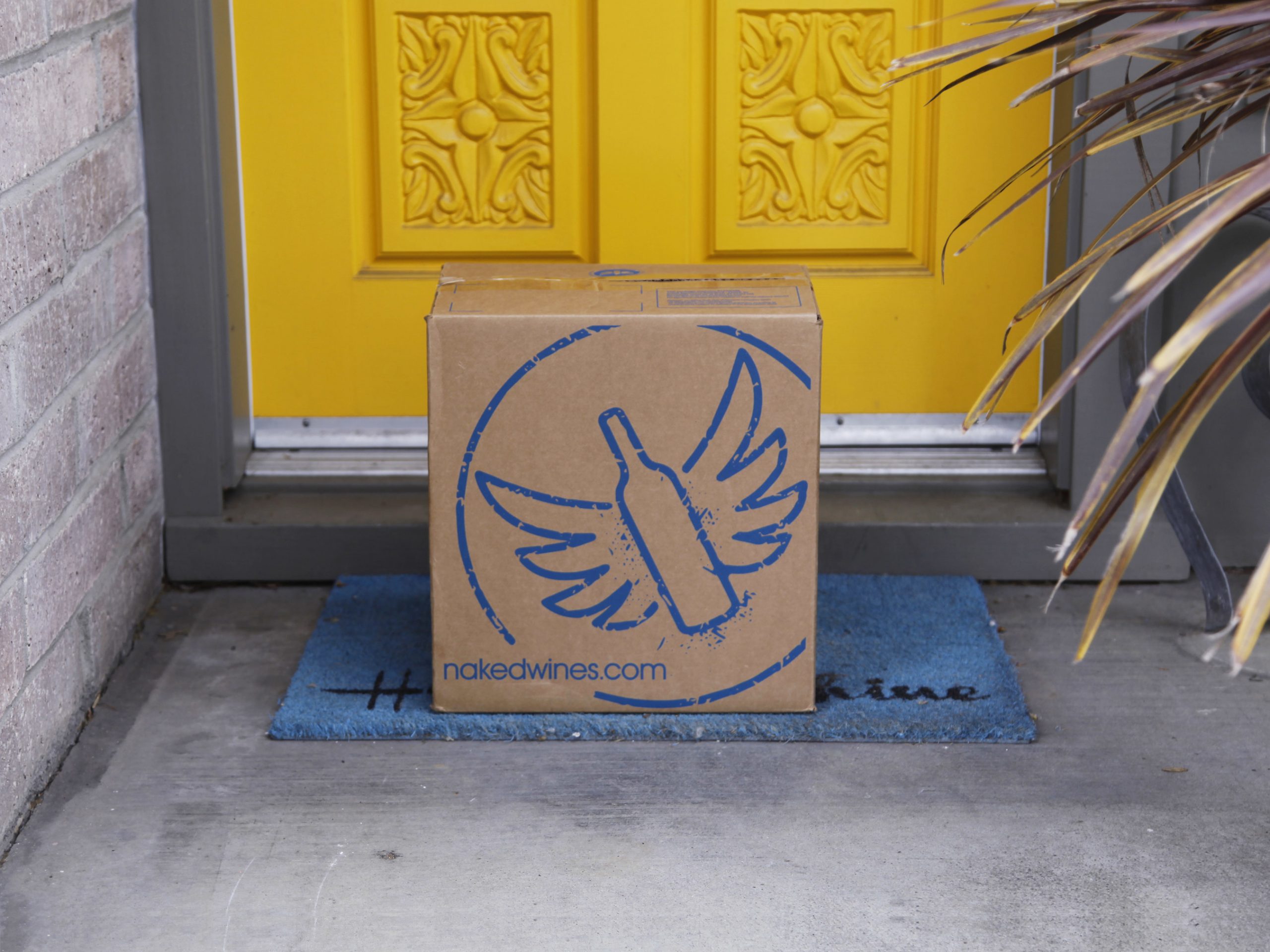 Nakedwinescom_DoorStep_Delivery